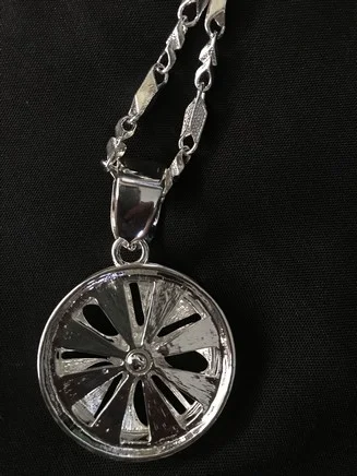 (TEST) Silver Rim Spinner Necklace